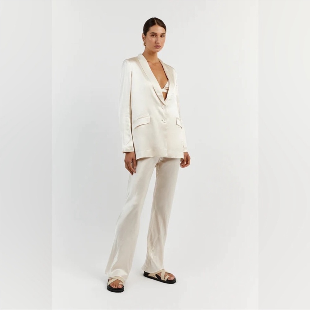 DISSH Oversized Kiah Pearl Satin Blazer US 4 NWT New jacket cream neutral button - Picture 5 of 16